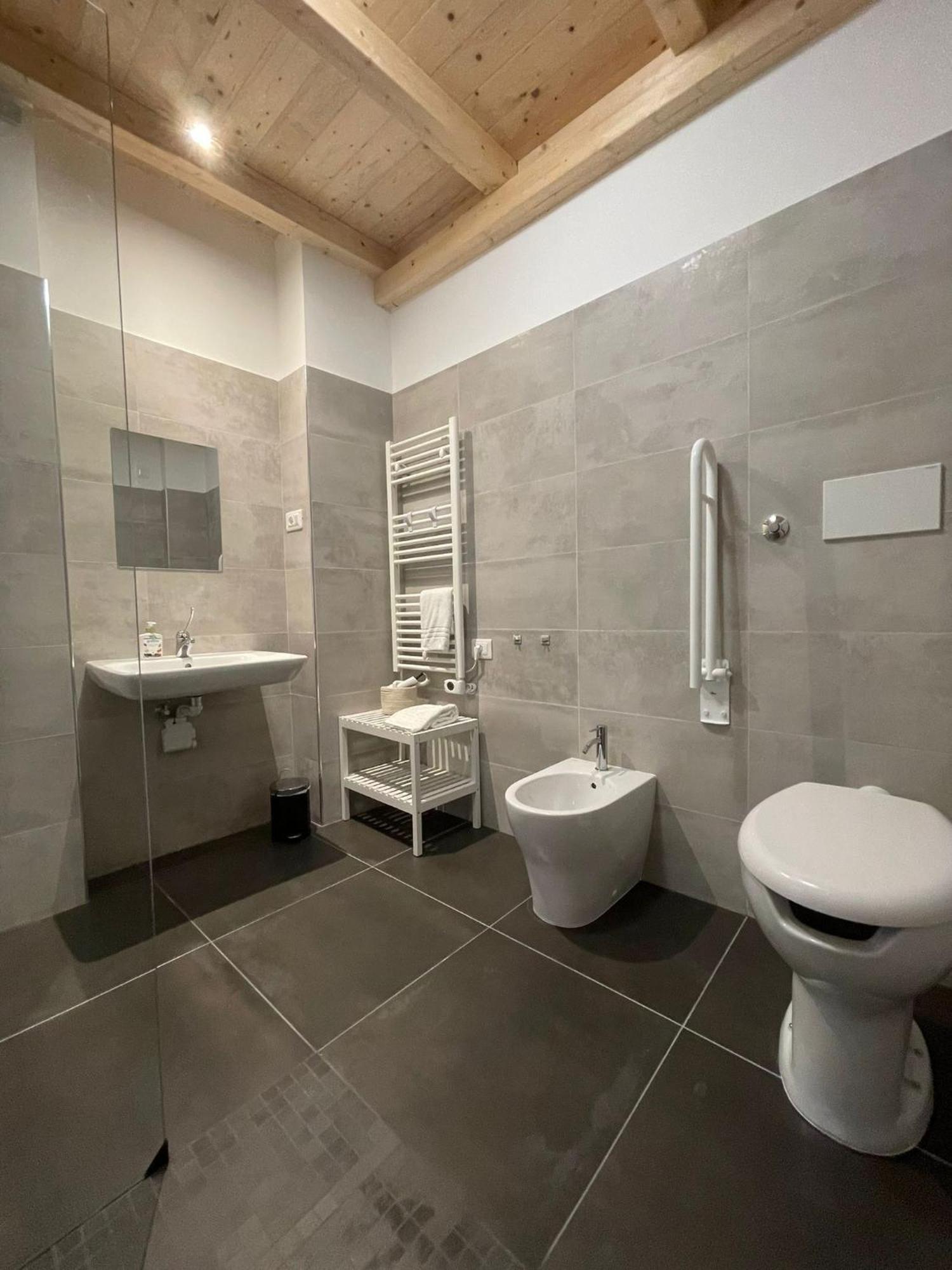Aloe Comfort Rooms Pescara Eksteriør billede